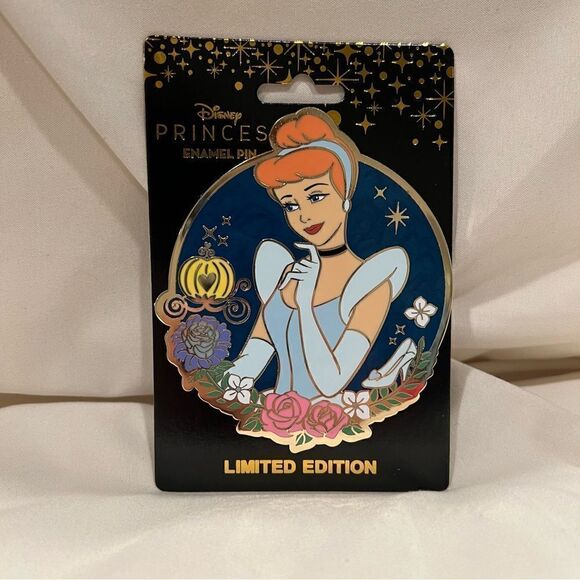 Disney Exclusive Princess Cinderella Pin 3” LE 300!! Classic Princess Floral NEW - Picture 1 of 5